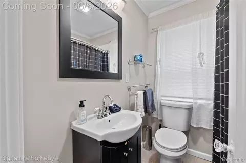 Bath - 674 E Webster St, Ferndale, MI 48220 photo 1 of 4