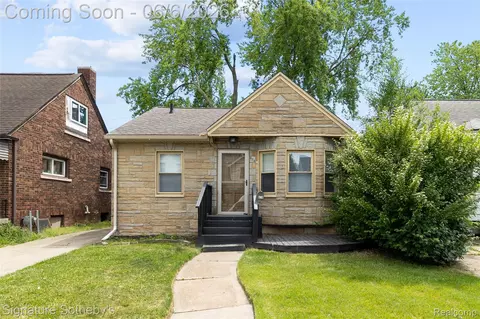 674 E Webster St, Ferndale, MI 48220