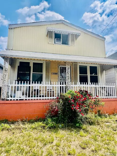12646 Mcdougall St, Hamtramck, MI 48212