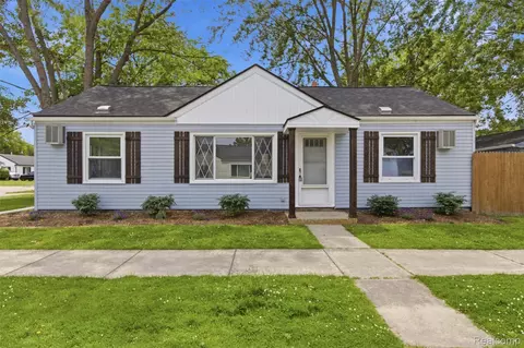 26375 Waldorf St, Roseville, MI 48066