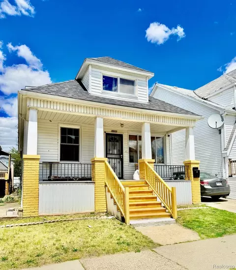 3911 Edwin St, Hamtramck, MI 48212