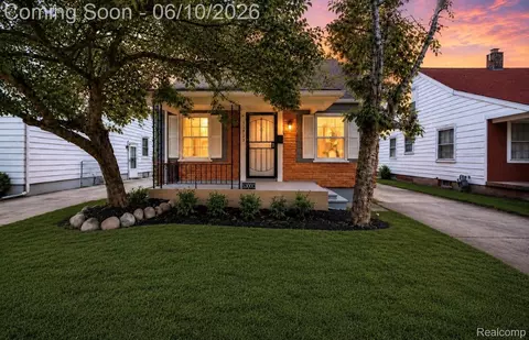 23809 Normandy Ave, Eastpointe, MI 48021