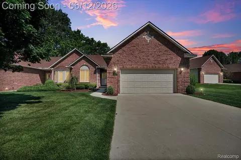 1521 Rio Grande Ct, Flint, MI 48532