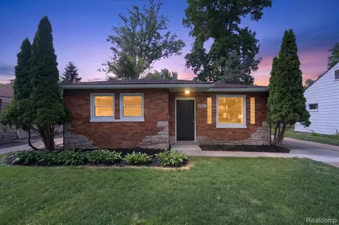 4841 Fenmore Ave, Waterford, MI 48328