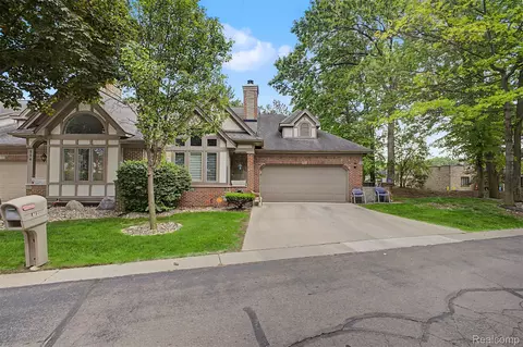 816 N Beech Daly Rd, Dearborn Heights, MI 48127