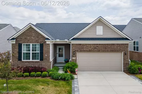 1233 Lark St, Orion, MI 48360