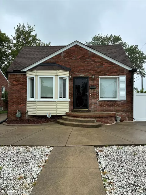 13585 Rockdale St, Detroit, MI 48223