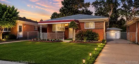 27374 Townsend Ave, Warren, MI 48092