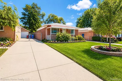 27374 Townsend Ave, Warren, MI 48092