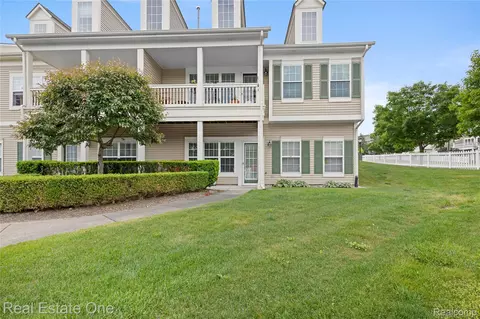 Other - 731 E Bluff Ct, Rochester Hills, MI 48307 photo 10 of 14