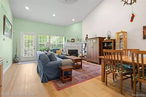 Other - 731 E Bluff Ct, Rochester Hills, MI 48307 photo 3 of 14
