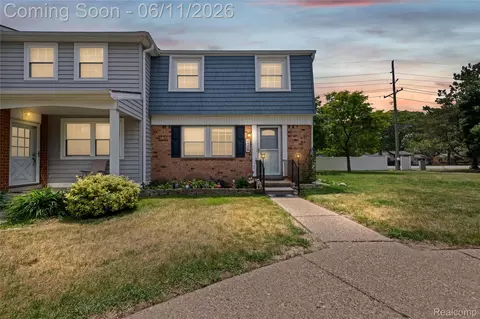 24429 Olde Orchard St, Novi, MI 48375