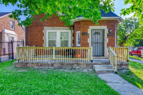 5500 Devonshire Rd, Detroit, MI 48224
