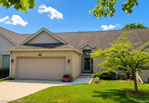 222 Edington Cir, Canton, MI 48187