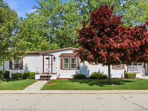 3333 Ravenswood Rd #81, Marysville, MI 48040