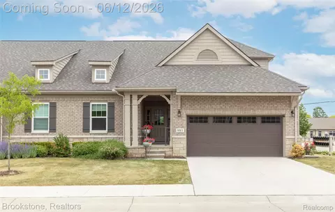 981 Cottage, Troy, MI 48085
