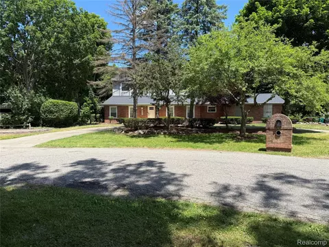 52240 Eastmoor Ln, Shelby Township, MI 48316