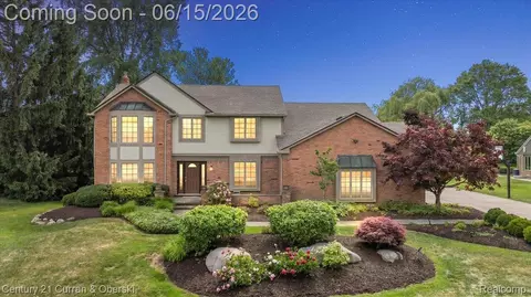 37125 Fox Gln, Farmington Hills, MI 48331