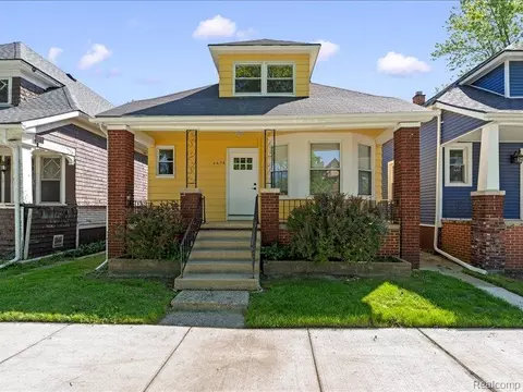4498 Fischer St, Detroit, MI 48214