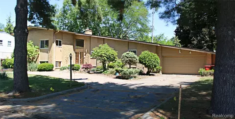 19412 Starlane St, Southfield, MI 48075