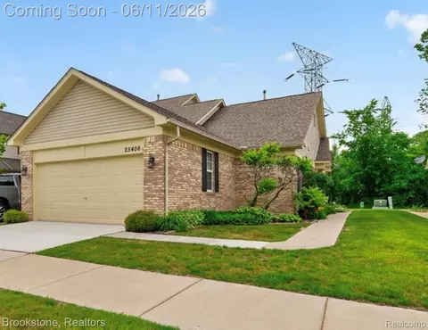 25406 Willowbrook Ct, Huron, MI 48134