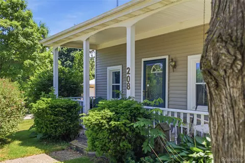 208 Flushing St, Gaines, MI 48436
