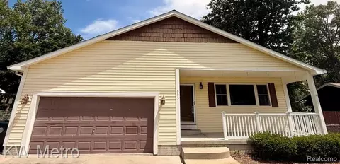 655 Sherry Dr, Orion, MI 48362