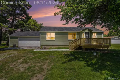 8070 Grand Blanc Rd, Swartz Creek, MI 48473