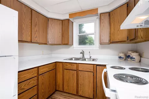 Kitchen - 2851 N Dancer Rd, Lima, MI 48130 photo 3 of 4