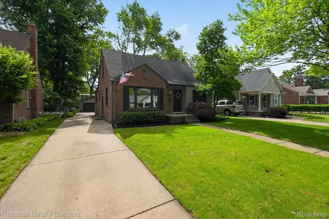 2436 N Vermont Ave, Royal Oak, MI 48073