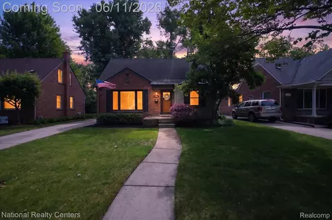 2436 N Vermont Ave, Royal Oak, MI 48073