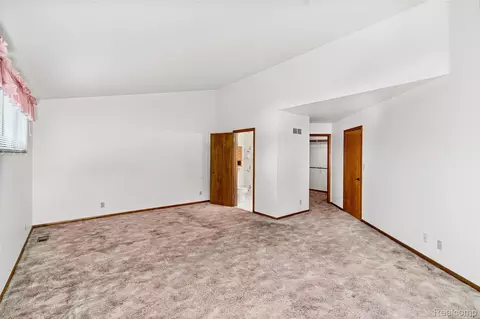 Bedroom - 1448 Beaumont Ct, Flushing, MI 48433 photo 5 of 6