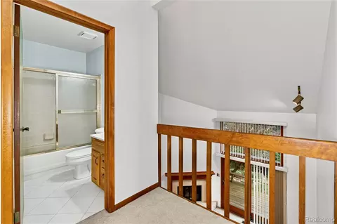 Entry Way - 1448 Beaumont Ct, Flushing, MI 48433 photo 8 of 9