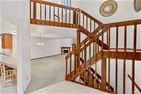 Entry Way - 1448 Beaumont Ct, Flushing, MI 48433 photo 4 of 9