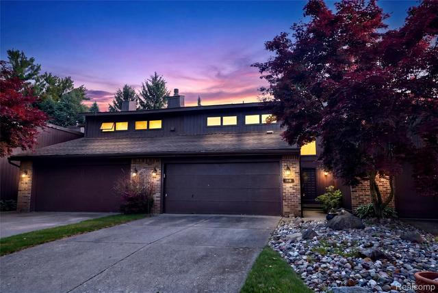1448 Beaumont Ct, Flushing, MI 48433