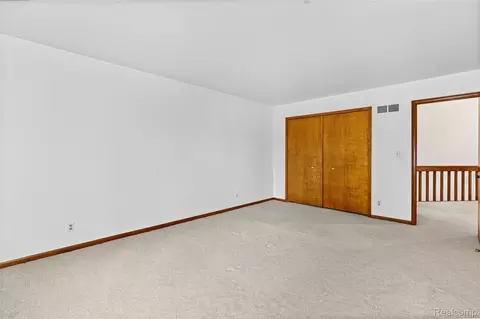 Bedroom - 1448 Beaumont Ct, Flushing, MI 48433 photo 3 of 6