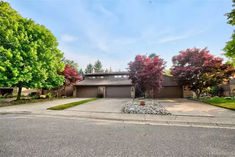 Exterior - 1448 Beaumont Ct, Flushing, MI 48433 photo 5 of 12