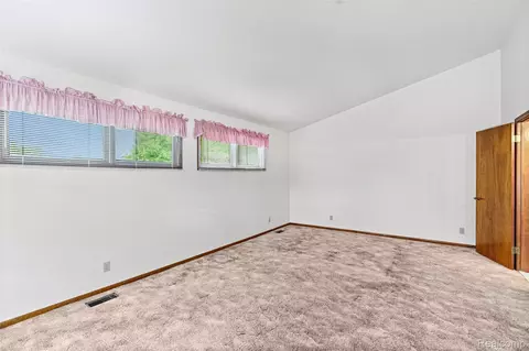 Bedroom - 1448 Beaumont Ct, Flushing, MI 48433 photo 4 of 6
