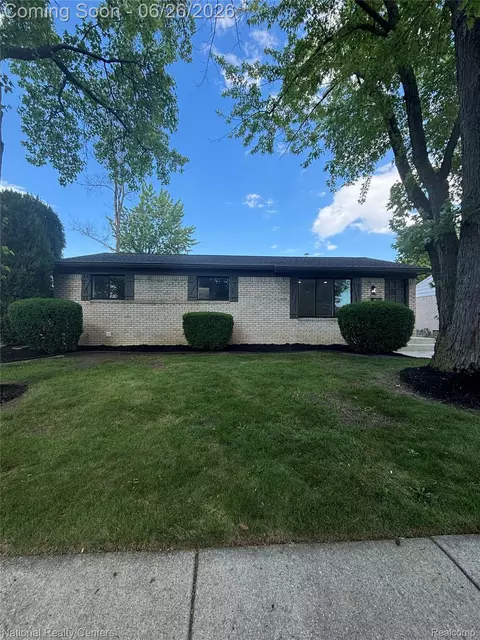 2362 Milverton Dr, Troy, MI 48083