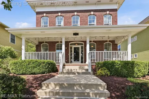 1713 Town Commons Dr, Howell, MI 48855