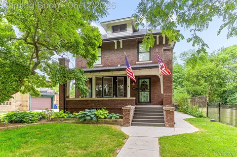 7641 La Salle Blvd, Detroit, MI 48206