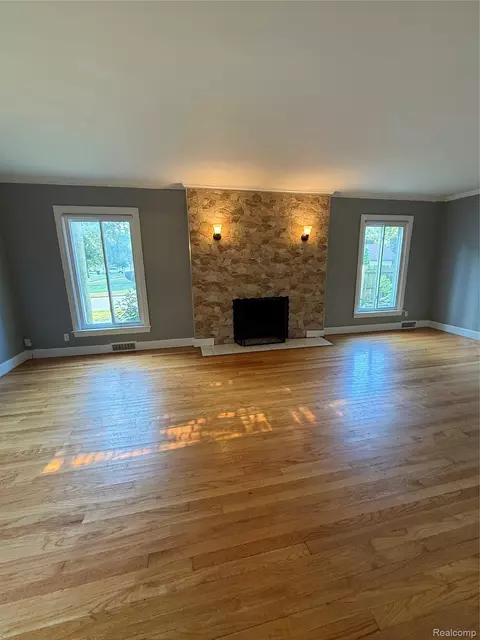16705 Plainview Ave, Detroit, MI 48219