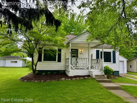 39621 Ormsby St, Clinton Township, MI 48036