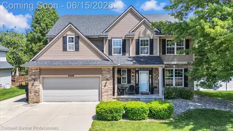 4449 Daniel Dr, Grand Blanc, MI 48439