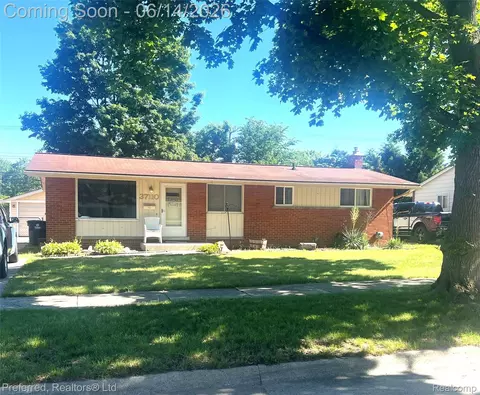 37110 Gilchrist St, Westland, MI 48186