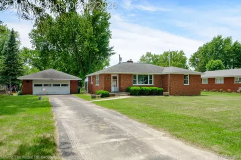 57 W Spencer St, Van Buren, MI 48111