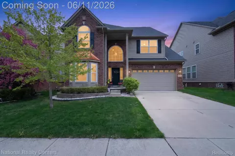 27412 Victoria Rd, Novi, MI 48374