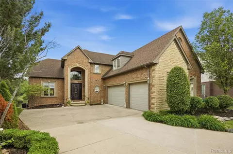 50573 Elmwood Ct, Plymouth, MI 48170