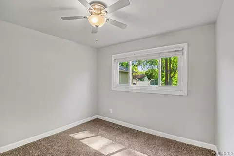 Bedroom - 611 S Main St, Davison, MI 48423 photo 3 of 4
