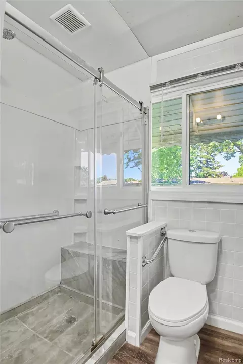 Bath - 611 S Main St, Davison, MI 48423 photo 3 of 4